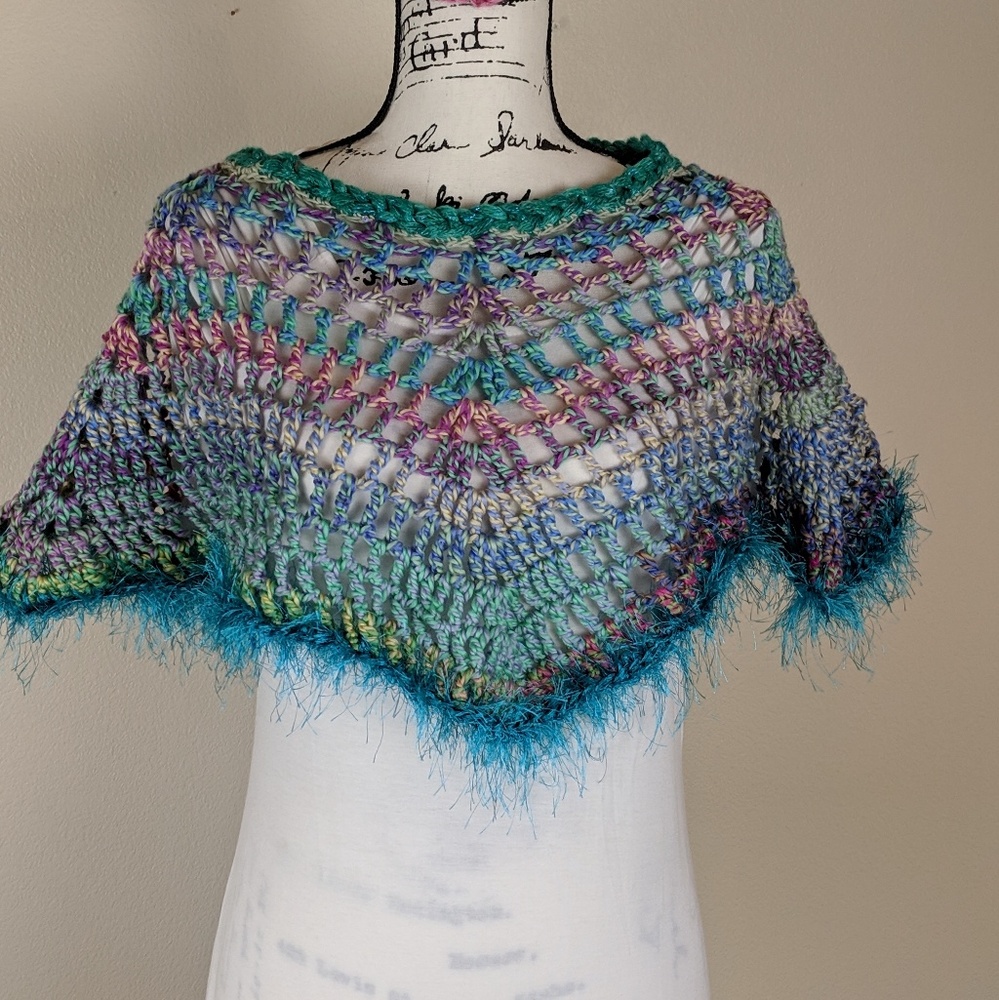 *NWOT*Handmade, crochet Lady's/Teen Shawl